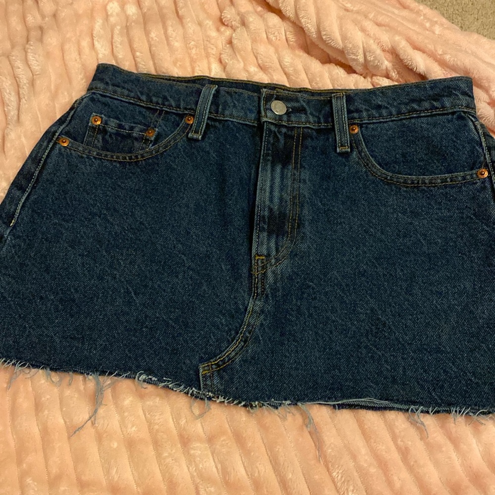 Levi’s mini skirt